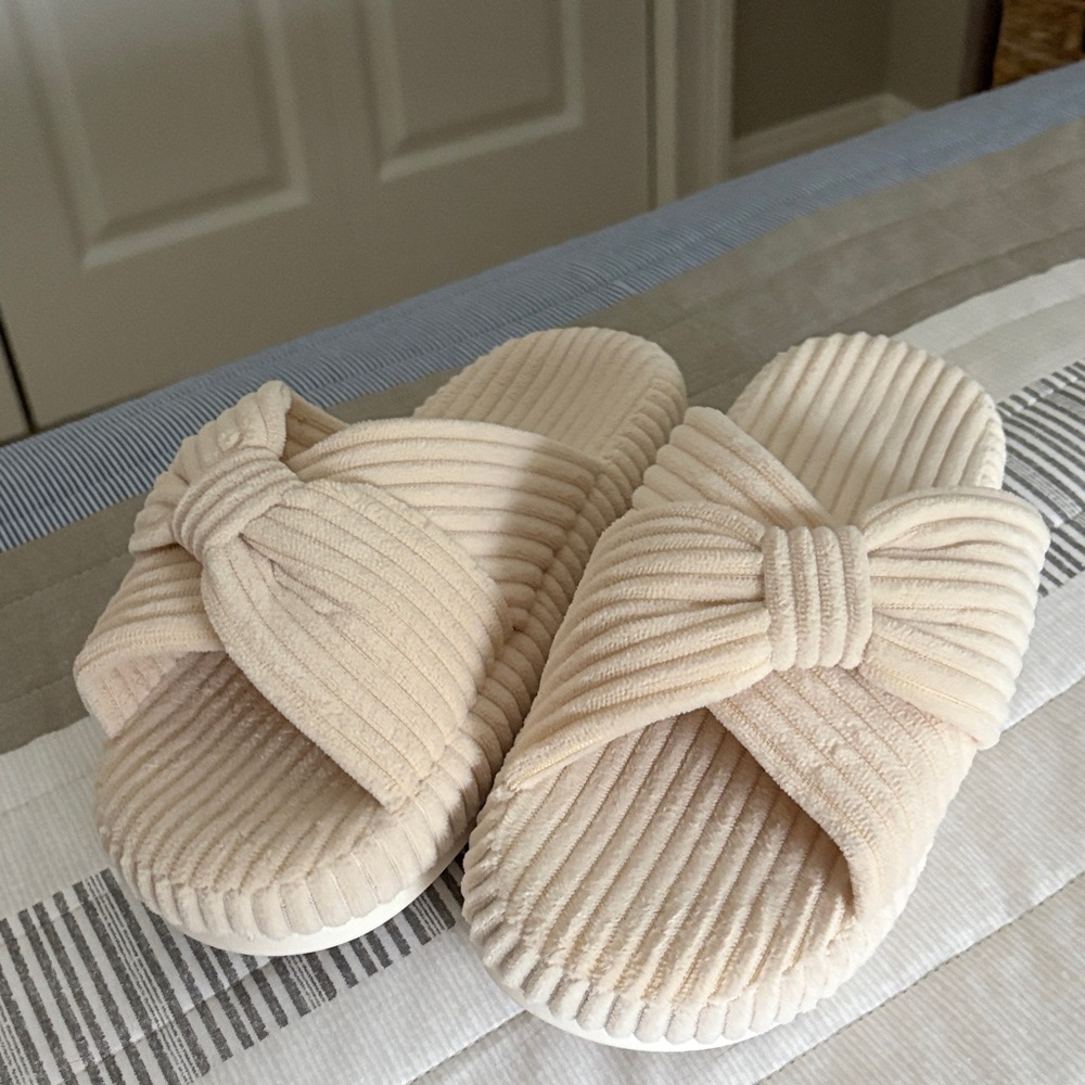 Women’s Memory Foam Slide Slippers Size 7-8, Holiday Gift for Her